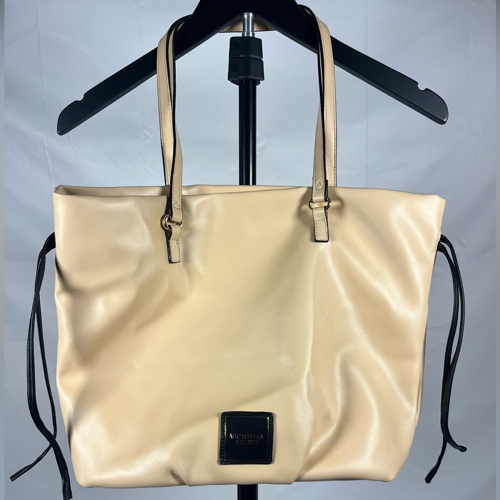 Victoriaโsโ Secret Beige Large Tote Bag Shoulder Purse